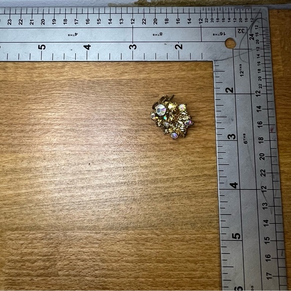Crystal unicorn sparkle cluster medium stud earrings gold tone bling shiny - Picture 4 of 6